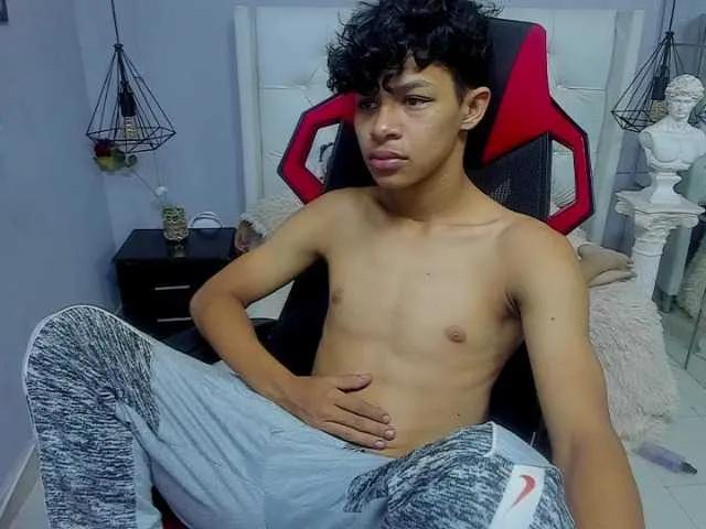 leslieanddrako on BongaCams 