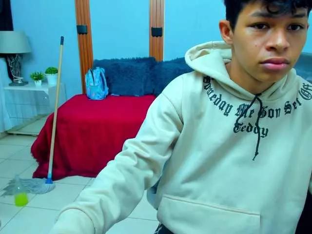 leslieanddrako on BongaCams 