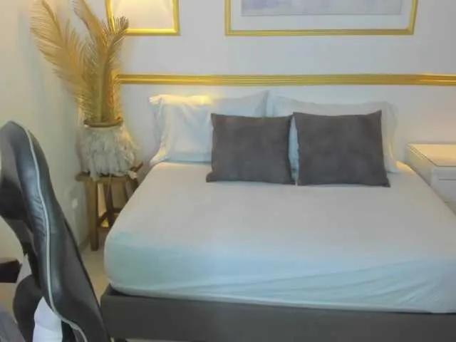 Offline lia-sexx19 on BongaCams