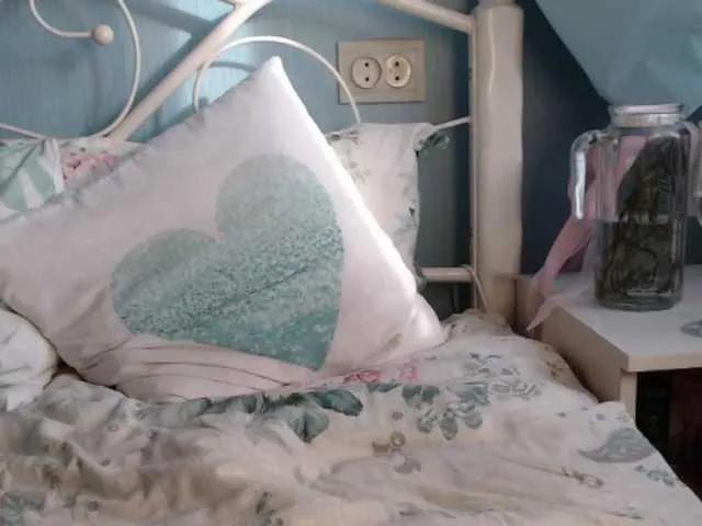 Offline LilianaL on BongaCams