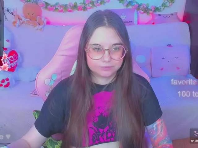 LittleKitsune on BongaCams 