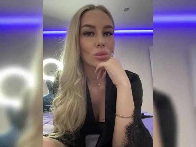 Freechat Lovensesgirl on BongaCams