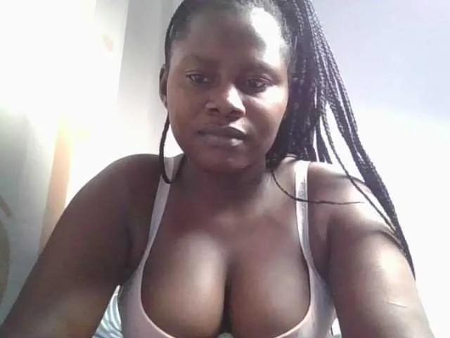 Offline Loviepaula on BongaCams