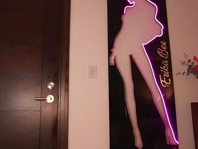 LunaMystyque — What makes me horny?  It's all about the connection---playful teasing, deep eye contact, and knowing you're as turned on as I am. I love the thrill of anticipation, exploring fantasies, and hearing exactly what's on your mind.