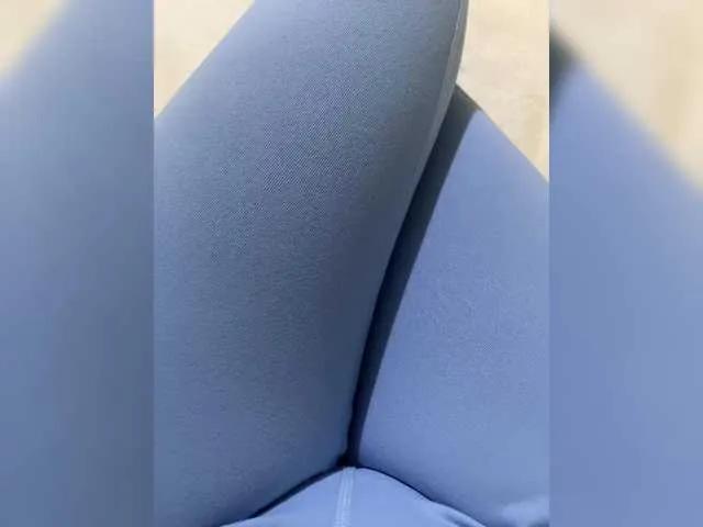 Madison01 on BongaCams