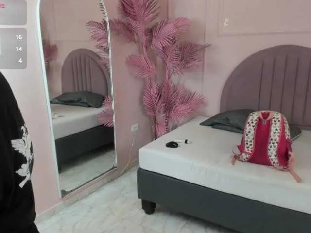 Offline Madyscarlett on BongaCams