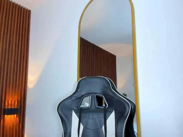 maroly-21 on BongaCams