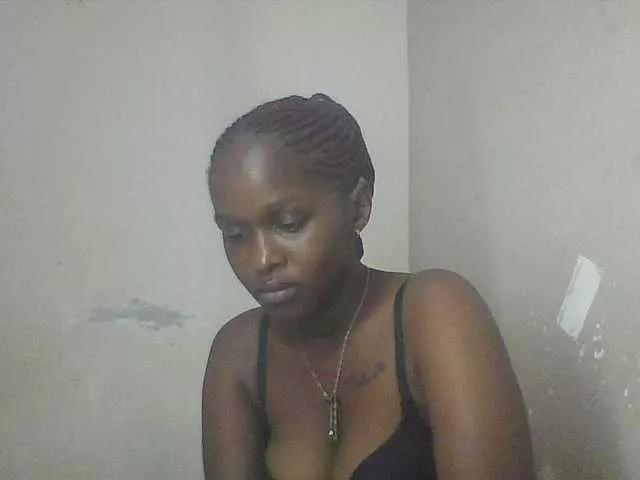 Mellaniee on BongaCams 