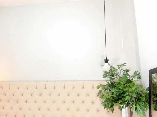 Offline Mia-AND-Lion on BongaCams