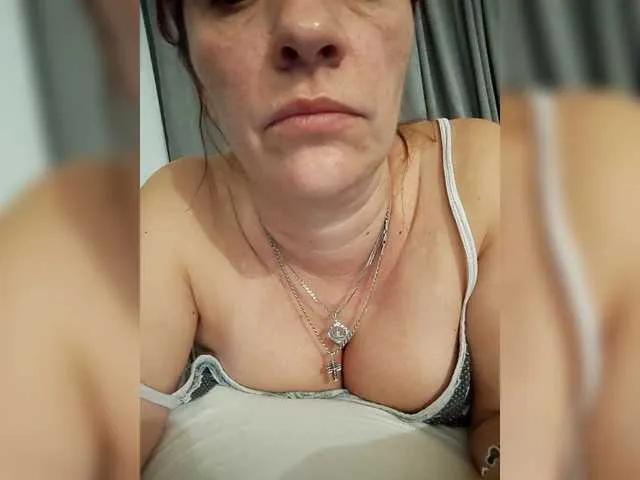 Offline MissieLorrie on BongaCams