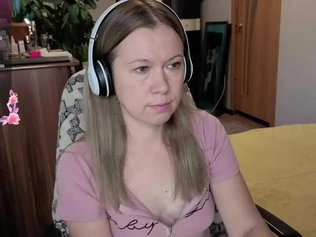 Offline Misslyolika on BongaCams