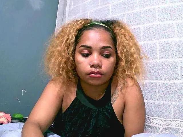 Offline Monica1612 on BongaCams