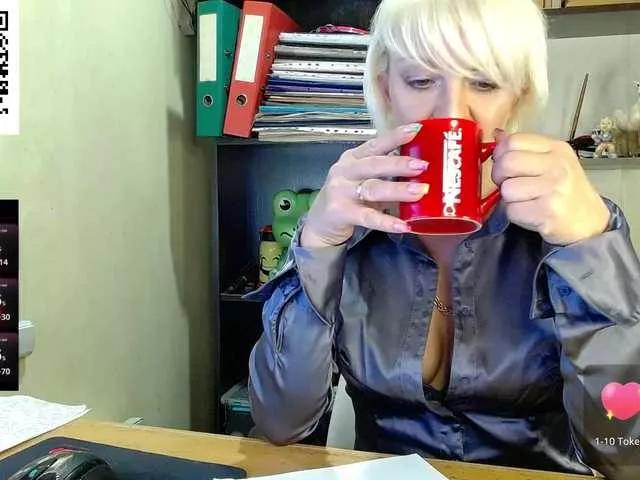 Offline Nadin-slut on BongaCams