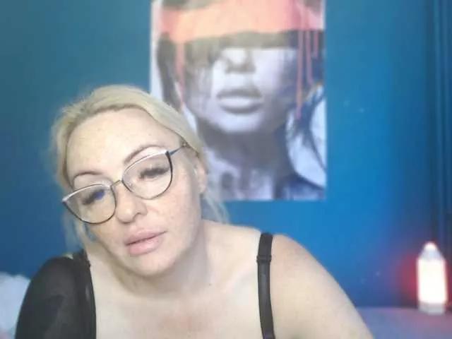 Offline NADINNNE on BongaCams