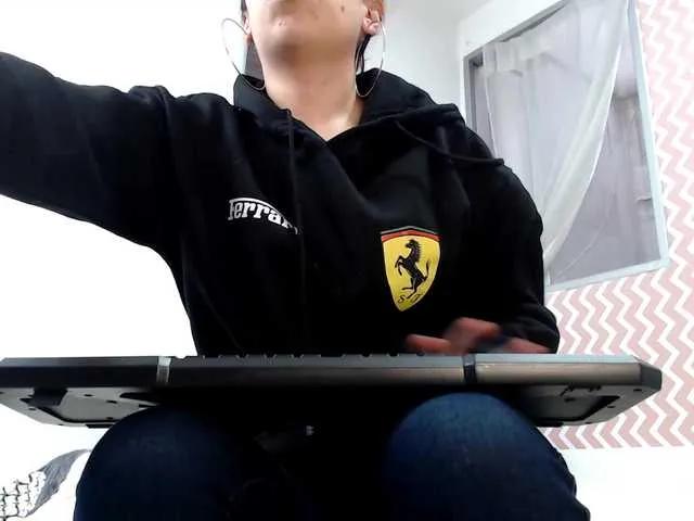 Offline nathalie-f on BongaCams