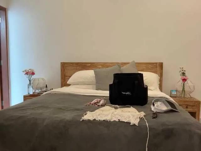 Nelly-Fischer on BongaCams 