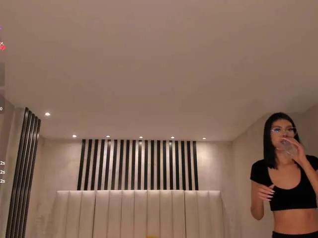 Freechat NiaSalvatore on BongaCams