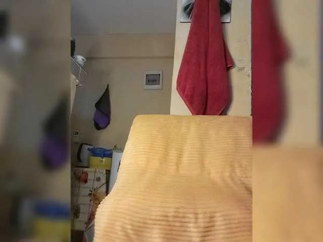 Freechat Petite-mpenzi on BongaCams