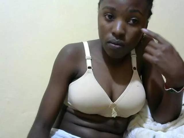 Offline Petitepussie on BongaCams