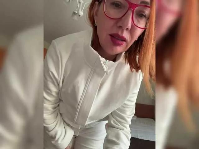 Pink-Lips on BongaCams