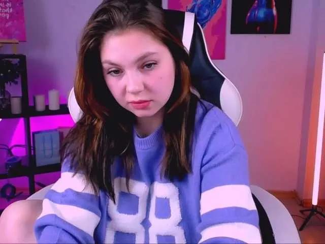 PolinaShine on BongaCams