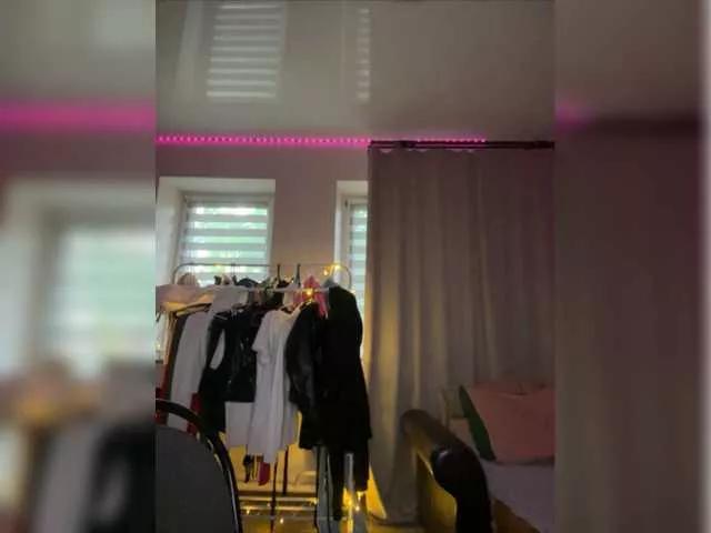 Freechat PrettyKatea on BongaCams