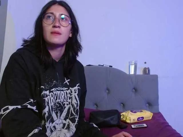 Offline Red-moonn on BongaCams