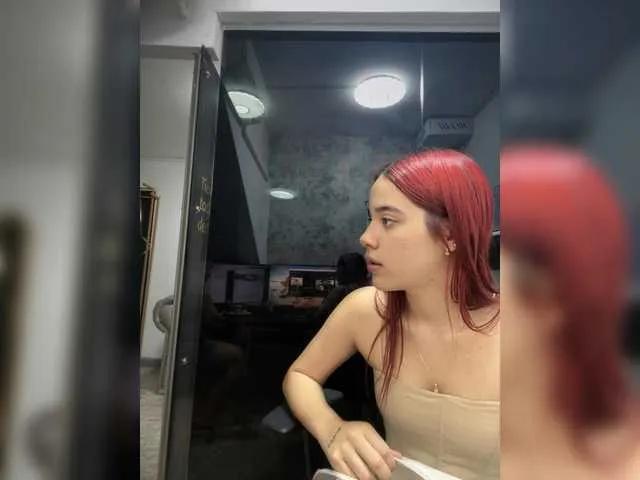 Offline RedHeadSusy on BongaCams