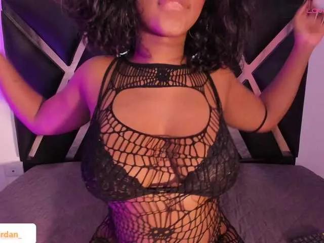 Offline roxyjordan on BongaCams