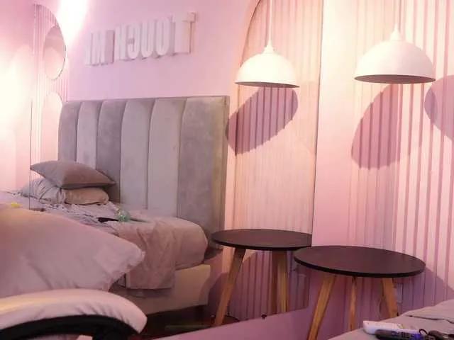 Offline SamaraCollinss on BongaCams