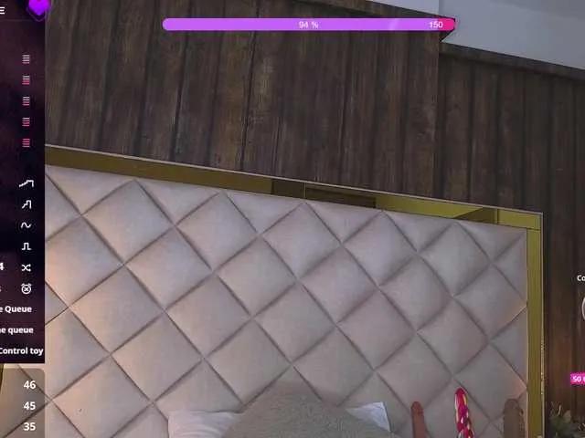 Offline Saraa-stone on BongaCams