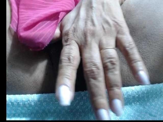 sarah-hot on BongaCams 