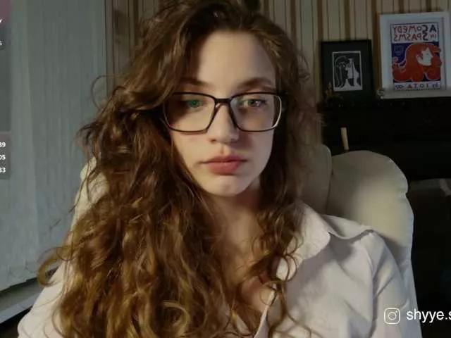 Offline sarahsupershy on BongaCams