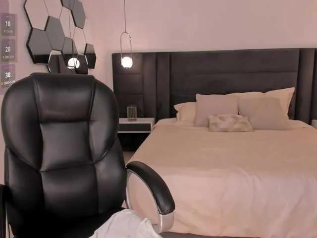 Offline SarahYates on BongaCams