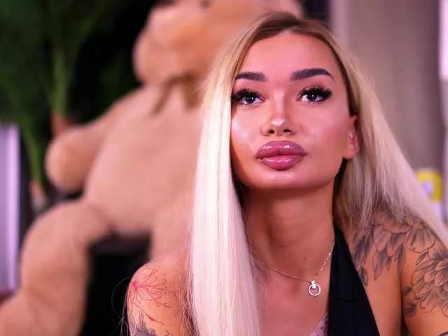 Offline SashaFerrera on BongaCams