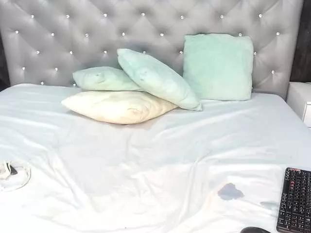 Offline SashaLuxx on BongaCams