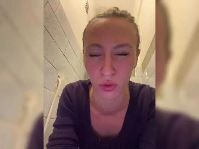 Offline Saveta on BongaCams