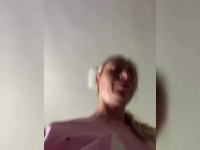 Offline Saveta on BongaCams