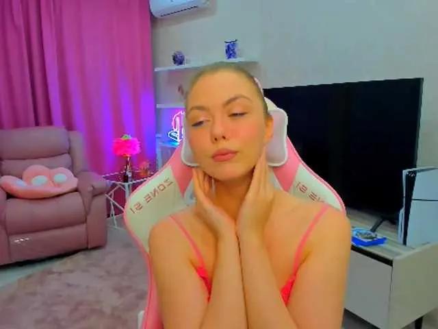 Offline Strawberrye on BongaCams
