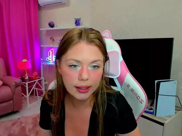 Offline Strawberrye on BongaCams