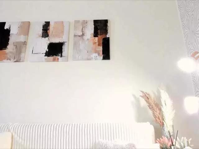 Offline tinyrony on BongaCams