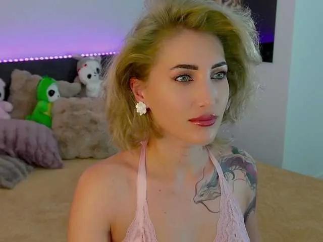 BongaCams TweetyCream is Freechat TweetyCream — A good conversation and a naughty time with you