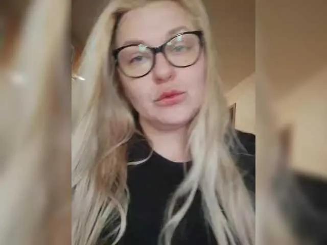 Offline WifeyNusha on BongaCams