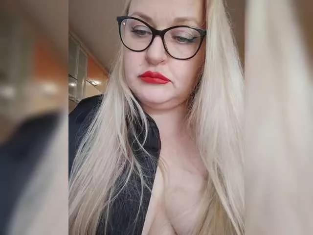 Offline WifeyNusha on BongaCams