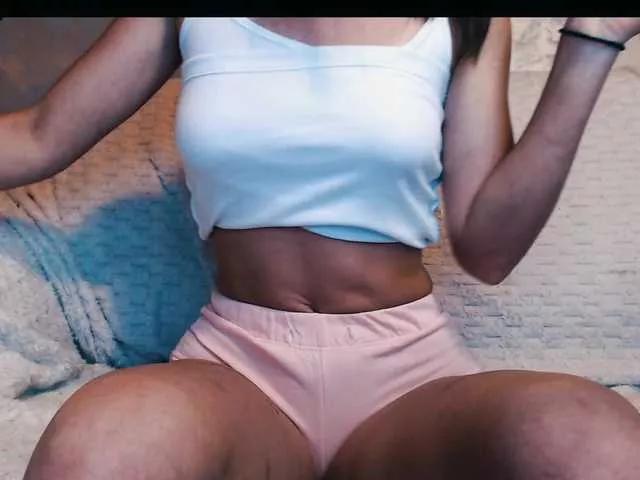 yzza-suave on BongaCams 