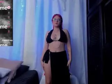 dafnemoon_1 — SPANK ASS  [69 tokens left] #bigass  #cosplay  #glasses #curvy #redhead