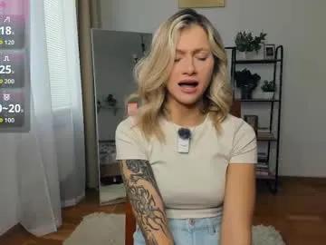 Freechat glossybabe_ on Chaturbate