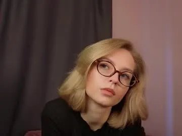 gwenkevwitch — my name is Jannie and im very new here!! ^^  goal:  tease with face and add soem water on body so close to camera  #shy #blonde #feet #young #new [0 tokens remaining]