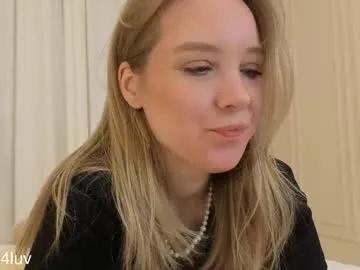 l1n4luv — Hiii, my name Lina !!!! Goal: remove skirt  #shy #18 #blonde  #bigboobs [400 tokens remaining]