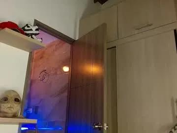 morgann_jones — CUM! [3000 tokens remaining]  #hairy #muscle #latino #smoke #lovense